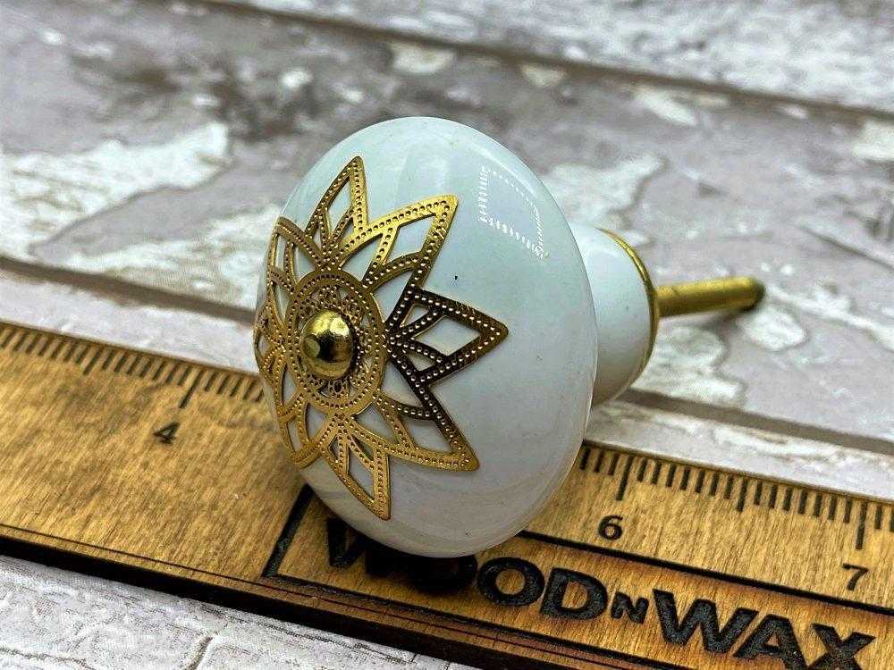 6100